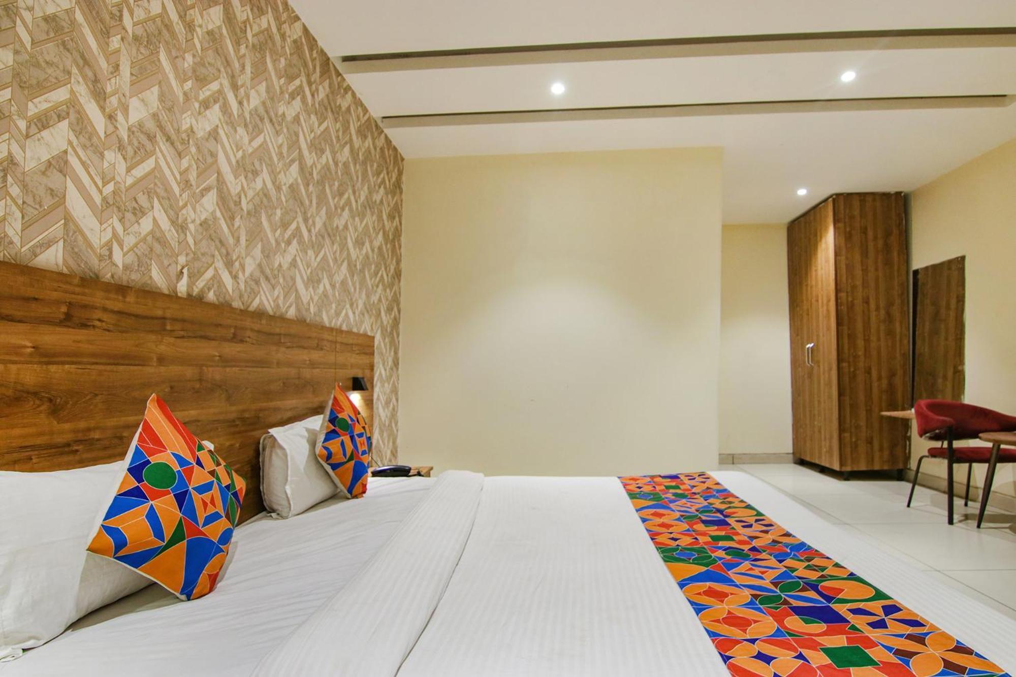 Fabhotel Golden Glory New Delhi Exterior photo