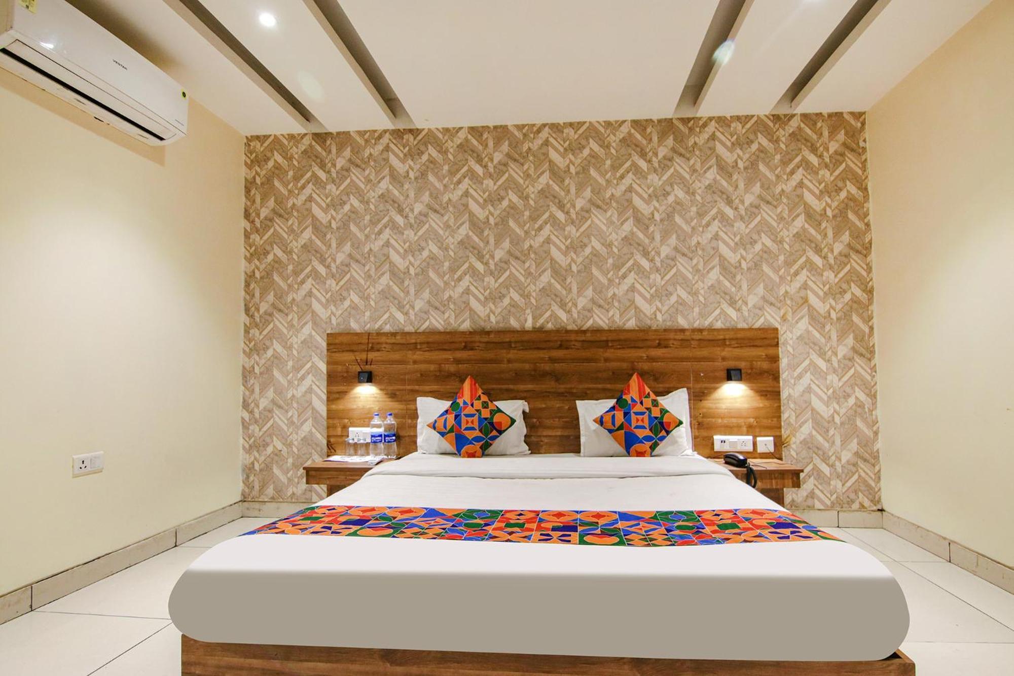 Fabhotel Golden Glory New Delhi Exterior photo