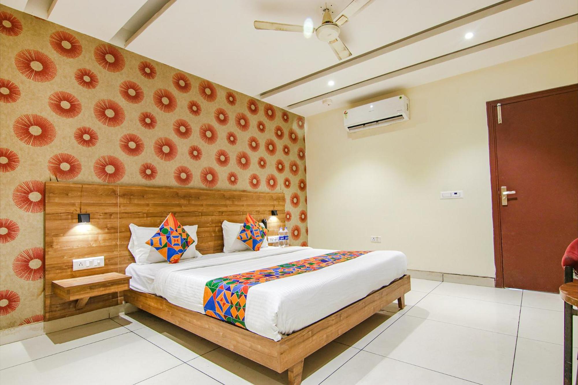 Fabhotel Golden Glory New Delhi Exterior photo